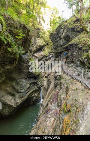 Sonthofen, Deutschland - 17. September 2023: Die Starzlachklamm, eine wunderschöne Schlucht am Fuße des Grunten bei Sonfhofen, Immenstadt im Allgau Stockfoto