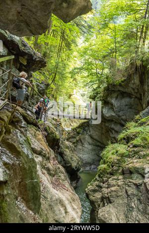 Sonthofen, Deutschland - 17. September 2023: Die Starzlachklamm, eine wunderschöne Schlucht am Fuße des Grunten bei Sonfhofen, Immenstadt im Allgau Stockfoto