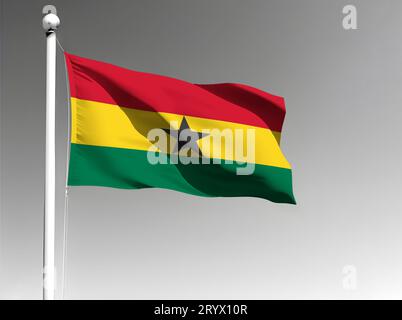 Ghana Nationalflagge isoliert winkend auf grauem Hintergrund Stockfoto