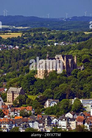 Erhöhter Blick auf die Landgrafenburg und die Altstadt, Marburg, Hessen, Deutschland, Europa Stockfoto