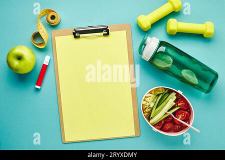 Kreative Flach der Sport- und Fitnessgeräte. Stockfoto