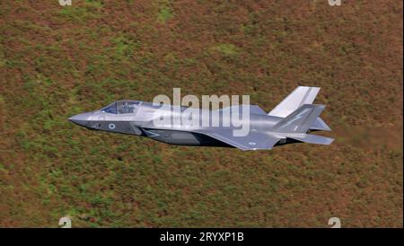 RAF/RN F-35B Lightning II fliegt erstmals auf einem kompletten Stromkreis der „Machschleife“ (LFA7) in Tiefebene Stockfoto