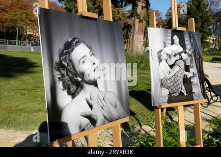 Inauguration du jardin des ambassadeurs 'Line Renaud' en présence de cette dernière très heureuse en compagnie de Brigitte Macron et d'Anne Hidalgo Stockfoto