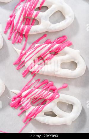 Pretzel Twist Mit Schokoladenüberzogene Gourmet-Spezialitäten Stockfoto