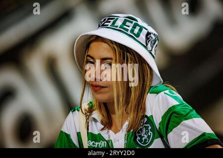 Fans beim Spiel Liga Portugal Betclic 23/24 zwischen SC Farense und Sporting CP im Estadio de Sao Luis, Faro. (Maciej Rogowski) Stockfoto