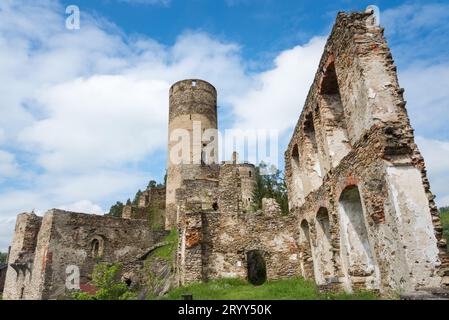 Überreste der großen Halle und des Donjons des imposanten Schlosses Kollmitz, Waldviertel Stockfoto