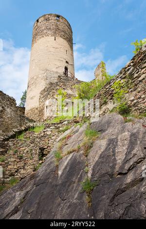 Überreste der großen Halle und des Donjons des imposanten Schlosses Kollmitz, Waldviertel Stockfoto