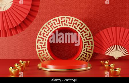 Rotes Podium des chinesischen Neujahrs mit Goldbarren und handgefaltetem Fanhintergrund. Chinesischer Musterstil in der Mitte mit Produkt p Stockfoto