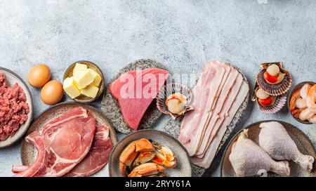 Auswahl Essen für CARNIVORE ERNÄHRUNG. Meeresfrüchte, Fleisch, mb und Fett. Null Kohlenhydrate Diät Konzept Stockfoto