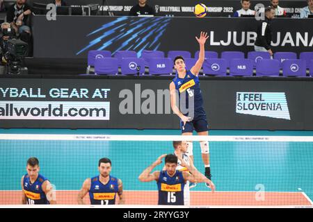 Alessandro Michieletto (Italien) serviert. Volleyball-Weltmeisterschaft 2022. Stockfoto