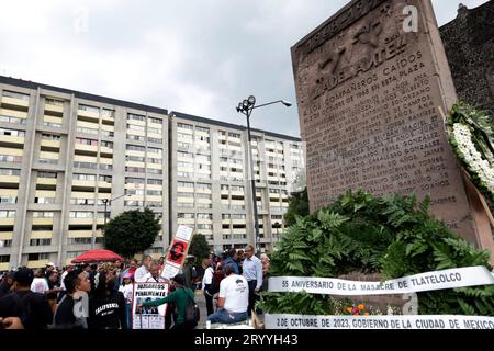 Mexiko-Stadt, Mexiko. Oktober 2023. 2. Oktober 2023, Mexiko-Stadt, Mexiko: Gedenkstätte für die Studenten, die beim Massaker von Tlatelolco 1968 auf dem Platz der drei Kulturen in Mexiko-Stadt ermordet wurden. Am 2. Oktober 2023 in Mexiko-Stadt, Mexiko (Foto: Luis Barron/Eyepix Group/SIPA USA). Quelle: SIPA USA/Alamy Live News Stockfoto