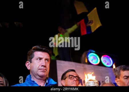 Bogota, Kolumbien. Oktober 2023. Kolumbiens ehemaliger Verteidigungsminister und Bürgermeisterkandidat Diego Molano wird als Oppositionsgegner an einer Demonstration gegen die Regierung des kolumbianischen Präsidenten Gustavo Petro am 2. Oktober 2023 in Bogota teilgenommen haben. Foto: Chepa Beltran/Long Visual Press Credit: Long Visual Press/Alamy Live News Stockfoto