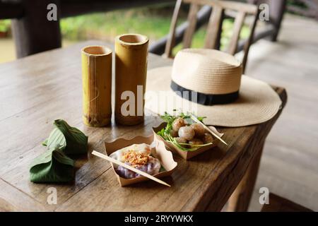 Traditionelle thailändische foodÂ thailändische gedämpfte Schweineknödel auf dem Tisch orientalisches Essen Konzept Stockfoto