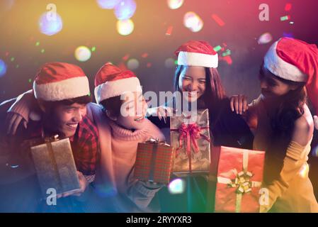 Weihnachten und Neujahr party Feier von asiatischen Teen. Urlaub und Glück Konzept. Entspannen Thema Stockfoto