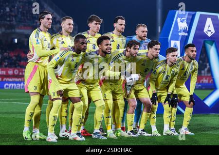 Italien. Dezember 2024. Die Spieler des Juventus FC stehen während des Fußballspiels der Serie A 2024/25 zwischen dem AC Monza und dem Juventus FC im U-Power Stadium an. Credit: dpa/Alamy Live News Stockfoto