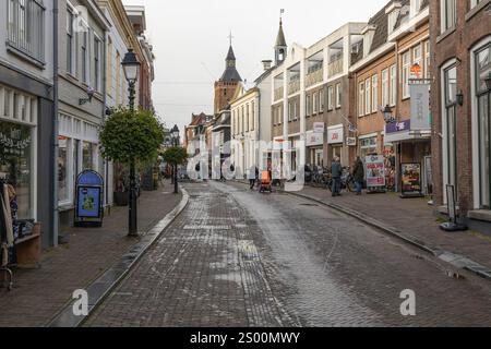 Leerdam, Niederlande. 21. November 2024. Einkaufsstraße Leerdam Stockfoto