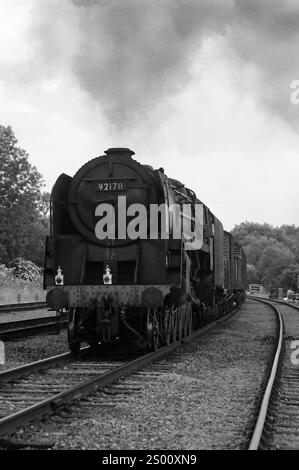 '92212' läuft als '92178' bei swithland Sidings mit einer Mischware. Stockfoto