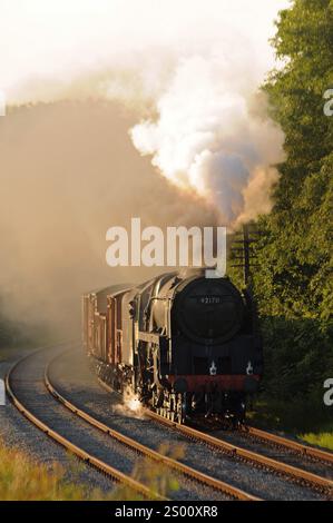 '92212' läuft als '92178' mit gemischten Waren in der Kinchley Lane. Stockfoto