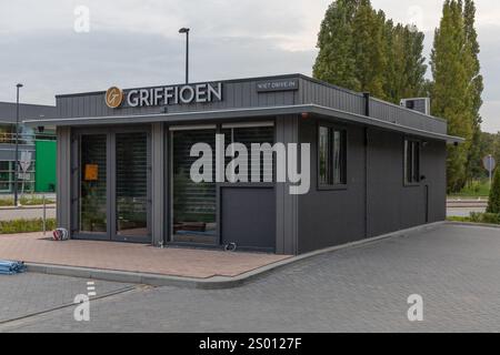 Utrecht, Niederlande. 25. september 2024. Unkrautfahren in Utrecht. Kunden können weiche Drogen kaufen, ohne ihr Auto zu verlassen. Stockfoto