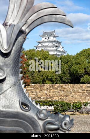 Die Burg Himeji ist die größte und meistbesuchte Burg Japans und wurde 1993 als eine der ersten UNESCO-Weltkulturerbestätten in der Stadt registriert Stockfoto