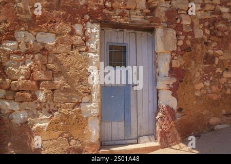 Altes Holztor, Holztür, Roussillon (Vaucluse), Provence, Frankreich, Europa Stockfoto