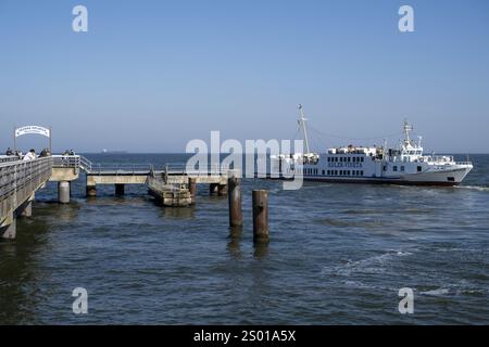 Ausflugsboot am Pier, Ahlbeck, Usedom, Ostsee, Mecklenburg-Vorpommern, Deutschland, Europa Stockfoto