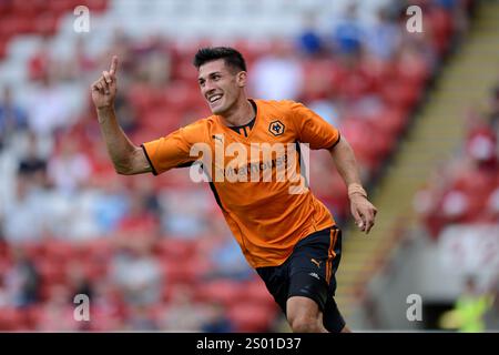 Danny Batth von Wolverhampton Wanderers feiert das Scoring. Fußball - Vorsaison freundlich - Barnsley V Wolverhampton Wanderers Bild von Ed Bagnall Stockfoto