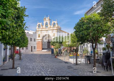 Zahara de la Sierra, Spanien - 2. September 2023: Zahara de la Sierra ist eines der vielen historischen alten weißen Dörfer in der Provinz Cadiz im und Stockfoto