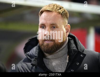 Crawley Town Manager Rob Elliot während des Spiels der Sky Bet League One im Broadfield Stadium, Crawley. Bilddatum: Montag, 23. Dezember 2024. Stockfoto