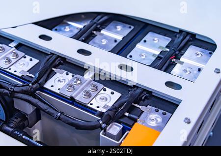 Lithium-NMC-Batterie für Elektrofahrzeuge zur Energiespeicherung von Elektrofahrzeugen. Lithium-Ionen-Küvettenpack oder Hochvolt-Batterien für Elektrofahrzeuge. Stockfoto