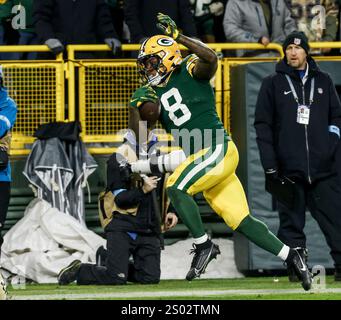 Green Bay, Usa. Dezember 2024. Josh Jacobs läuft am Montag, den 23. Dezember 2024, im Lambeau Field in Green Bay, Wisconsin, am Rande des NFL-Spiels zwischen den New Orleans Saints und den Green Bay Packers. Foto: Tannen Maury/UPI Credit: UPI/Alamy Live News Stockfoto