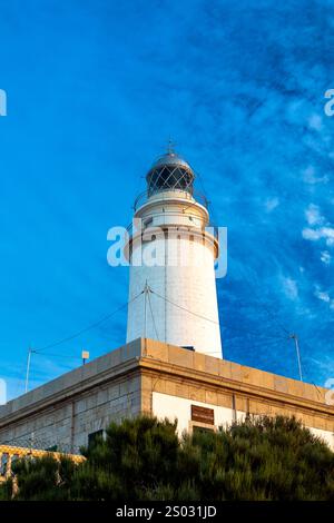 Leuchtturm am Cap de Formentor, Insel Mallorca, Spanien, im Morgenlicht Stockfoto