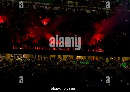 Allgemeine Ansicht des Stadions San Siro während des Spiels der Serie A zwischen dem FC Internazionale und Como am 23. Dezember 2024 im Stadion Giuseppe Meazza in Mailand Stockfoto