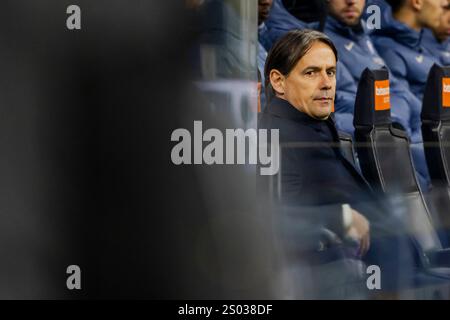 Simone Inzaghi spielte am 23. Dezember 2024 im Giuseppe Meazza-Stadion in Mailand beim Spiel der Serie A zwischen dem FC Internazionale und Como Stockfoto