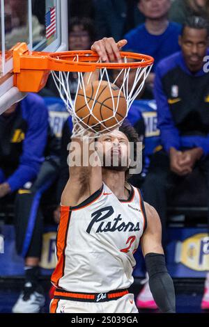 Los Angeles, Usa. Dezember 2024. Detroit Pistons' Cade Cunningham #2 dunks gegen die Los Angeles Lakers während eines NBA-Basketballspiels in der Crypto.com Arena. Endpunktzahl: Pistons 117:114 Lakers (Foto: Ringo Chiu/SOPA Images/SIPA USA) Credit: SIPA USA/Alamy Live News Stockfoto