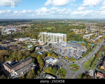 Congleton Retail Park und Tesco/Weitblick Stockfoto