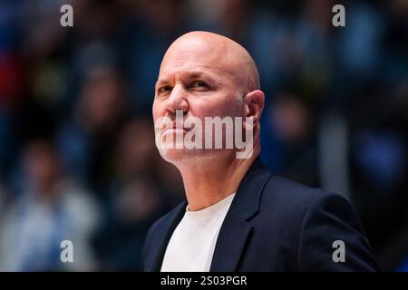 Frankfurt Am Main, Deutschland. Dezember 2024. Denis Wucherer (Skyliners Frankfurt, Trainer), GER, Skyliners Frankfurt vs. Ratiopharm Ulm, easycredit BBL, Basketball, Bundesliga, 12. Spieltag, Spielzeit 2024/2025, 23.12.2024. Foto: Eibner-Pressefoto/Florian Wiegand Credit: dpa/Alamy Live News Stockfoto