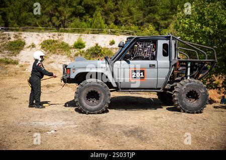 BURSA, TURKIYE - 28. JULI 2024: Offroad-Autorennen im Extreme Cup in Bursa Stockfoto