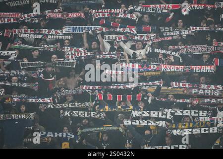 Paris, Frankreich. November 2024 30. Fans von PSG während des französischen Meisterschaftsspiels der Ligue 1 zwischen Paris Saint-Germain und dem FC Nantes am 30. November 2024 im Parc des Princes Stadion in Paris, Frankreich - Foto Matthieu Mirville/DPPI Credit: DPPI Media/Alamy Live News Stockfoto