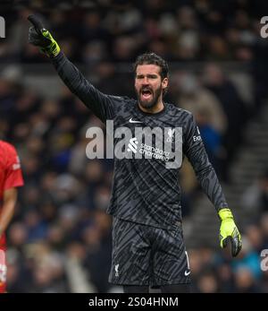 London, Großbritannien. Dezember 2024. Tottenham Hotspur gegen Liverpool - Premier League - Tottenham Hotspur Stadium. Liverpool Torhüter Alisson Becker. Bildnachweis: Mark Pain / Alamy Live News Stockfoto