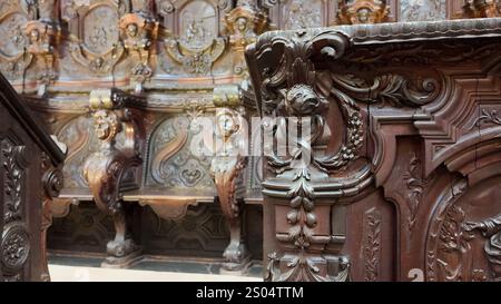 Chorstände von Pedro Duque Cornejo in der Moschee Kathedrale von Córdoba. Stockfoto