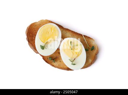 Sandwich mit hart gekochten Eiern isoliert auf weiß, Blick von oben Stockfoto