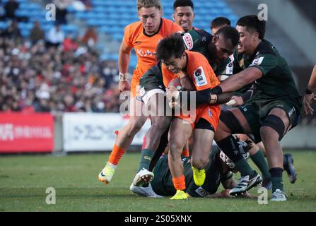 Spears' Shinobu Fujiwara während des Spiels der Japan Rugby League One 2024-25 zwischen Kubota Spears Funabashi Tokyo-Bay und Toyota Verblitz im Prince Chichibu Memorial Stadium in Tokio, Japan am 22. Dezember 2024. Quelle: FAR EAST PRESS/AFLO/Alamy Live News Stockfoto