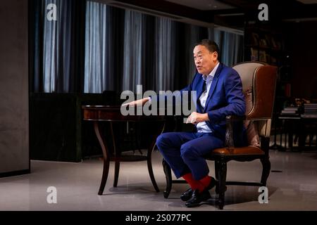 Bangkok, Thailand. Dezember 2024. Thailands 30. Premierministerin Srettha Thavisin gibt dem unabhängigen Journalisten Matt Hunt drei Monate nach seiner Amtsenthebung auf dem SANSIRI Campus in Bangkok ein Interview. Quelle: Matt Hunt/Neato/Alamy Live News Stockfoto