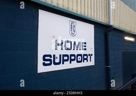 Dens Park, Dundee, Großbritannien. Dezember 2024. Scottish Premiership Football, Dundee gegen Ross County; Signage im Scot Foam Stadium, Heimstadion von Dundee Credit: Action Plus Sports/Alamy Live News Stockfoto