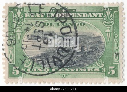 BELGISCH-KONGO - 25. Mai 1900: Grün-schwarze Briefmarke mit dem Panorama von Port Matadi, einem Haupthafen des Freistaats Kongo (heute Demokratische Republik Kongo) und der Hauptstadt der Provinz Kongo Central, direkt an der Grenze zu Angola. Sie hatte 245.862 Einwohner (2004). Matadi liegt am linken Ufer des Kongo-Flusses, 148 km (92 mi) von der Mündung und 8 km (5,0 mi) unterhalb des letzten schiffbaren Punktes vor den Stromschnellen, die den Fluss für eine lange Strecke flussaufwärts unpassierbar machen Stockfoto