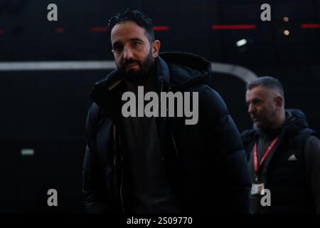 Wolverhampton, Großbritannien. Dezember 2024. Ruben Amorim Manager von Manchester United trifft am 26. Dezember 2024 in Molineux, Wolverhampton, Vereinigtes Königreich, vor dem Premier League-Spiel Wolverhampton Wanderers gegen Manchester United ein (Foto: Gareth Evans/News Images) in Wolverhampton, Vereinigtes Königreich am 26. Dezember 2024. (Foto: Gareth Evans/News Images/SIPA USA) Credit: SIPA USA/Alamy Live News Stockfoto