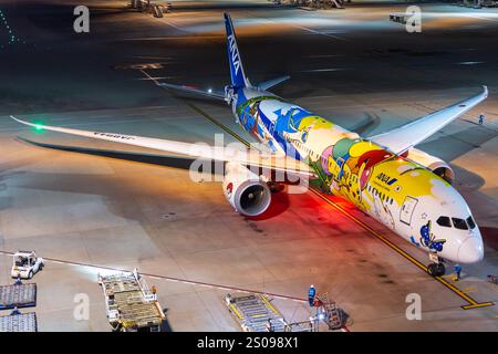 Japan – Tokio, 21. November 2024: ANA B787 pokemon in Japan Stockfoto