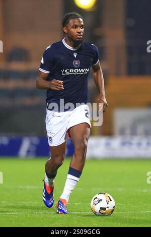 Dens Park, Dundee, Großbritannien. Dezember 2024. Scottish Premiership Football, Dundee gegen Ross County; Billy Koumetio aus Dundee on the Ball Credit: Action Plus Sports/Alamy Live News Stockfoto