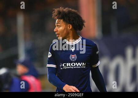 Dens Park, Dundee, Großbritannien. Dezember 2024. Der schottische Premiership Football, Dundee gegen Ross County; Oluwaseun Adewumi aus Dundee wurde während der zweiten Halbzeit abgelöst Credit: Action Plus Sports/Alamy Live News Stockfoto